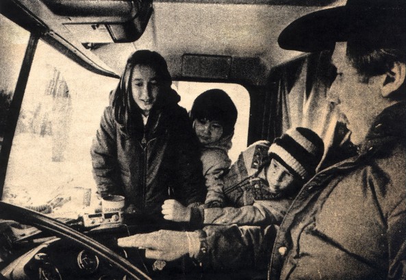 Joe Buck Showing Kids His Truck